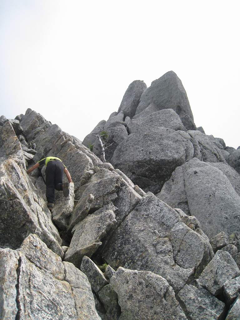 鳳凰三山　恐怖のオベリスクの岩場のテッペン初登頂_b0124306_22142244.jpg