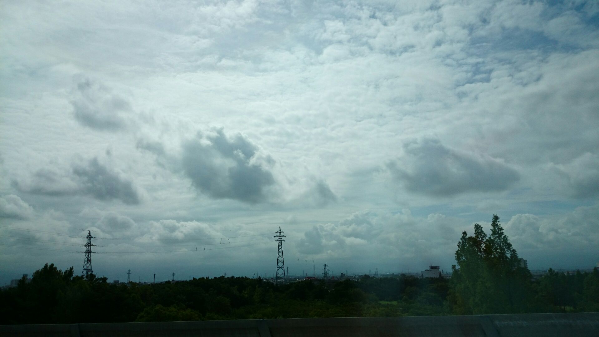 雲り空_d0180229_1013878.jpg