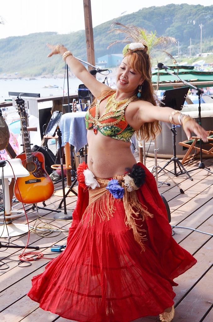 Belly dancer_d0065116_2141879.jpg