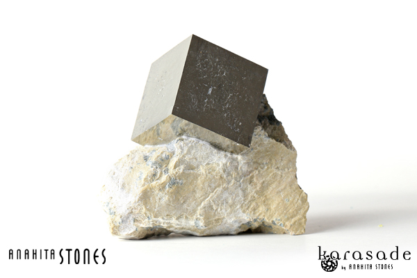 キュービックパイライト原石（スペイン産） : 石の音