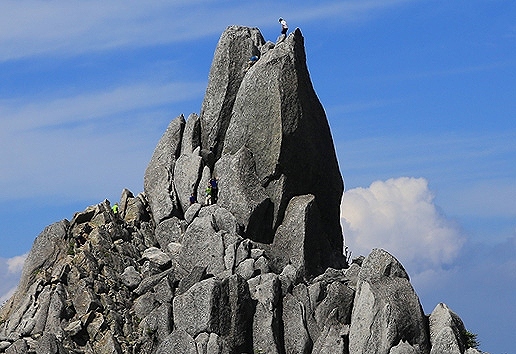 鳳凰三山　恐怖のオベリスクの岩場のテッペン初登頂_b0124306_17195040.jpg