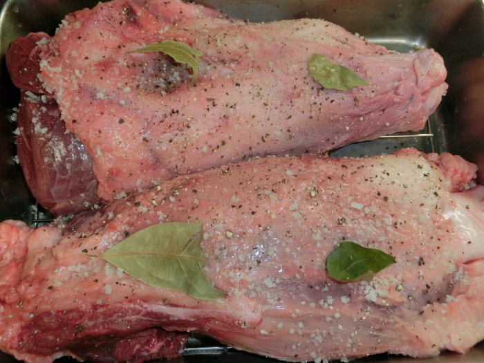 北海道産 牛スネ肉の蒸し煮です フレンチ食堂 エスカルゴ