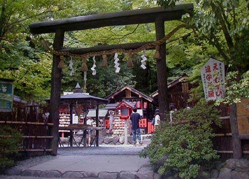 ●神社の造形―野々宮神社の黒木鳥居_d0053294_23233451.jpg