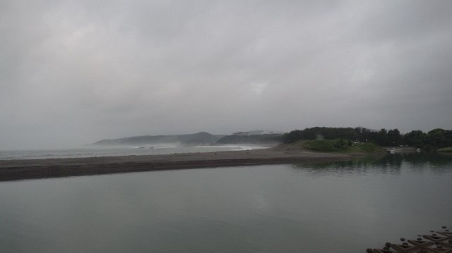 高波に_a0093423_7474093.jpg