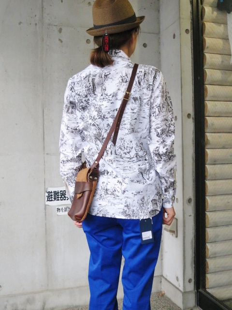 秋口に差を付けましょう。。。粋な大人の総柄シャツ・其の② By Universal Works_d0152280_15592987.jpg