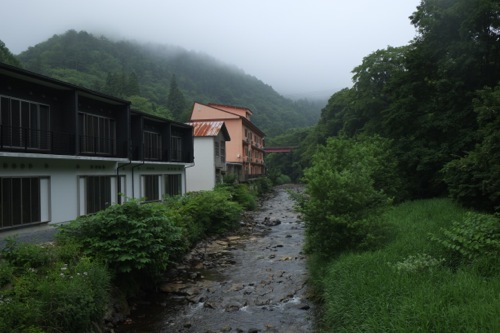  ワンと行く東北の寺社と温泉巡り、その４、鉛温泉_a0218499_10322121.jpg