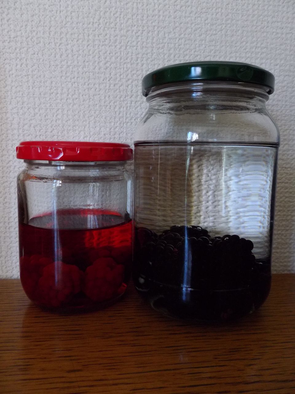 咲き出した巨大オオケタデと不思議な果実酒の色_c0025115_2273123.jpg