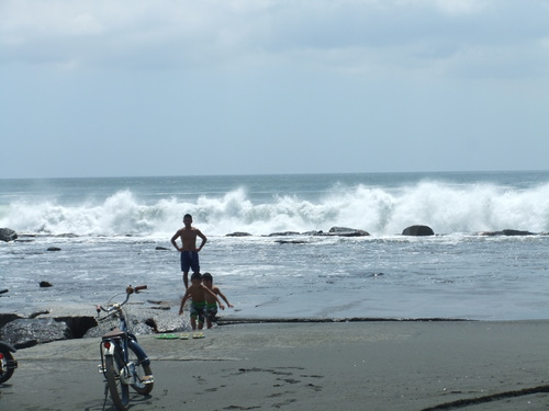 相模湾は高波注意...です。_b0137932_1454838.jpg