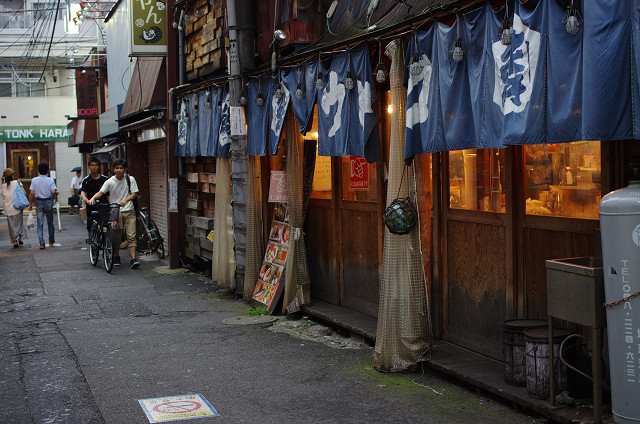 中野区中野　　不労所得の路地_c0080357_21535661.jpg