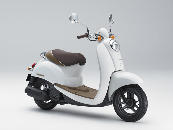 スクーピ-110iにバイクザシートインサイド_e0114857_22281817.jpg