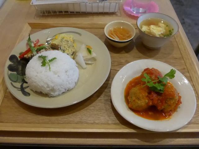 西荻窪「ノムカフェ」へ行く。_f0232060_10363926.jpg
