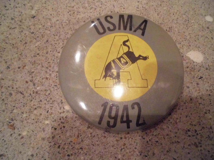 CLASS　OF　1942　USMA　Pin　Backs②③_e0187362_11215345.jpg