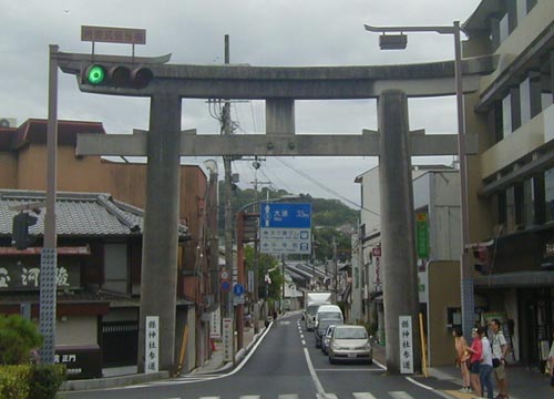 ●神社の造形―縣神社の神木_d0053294_117347.jpg