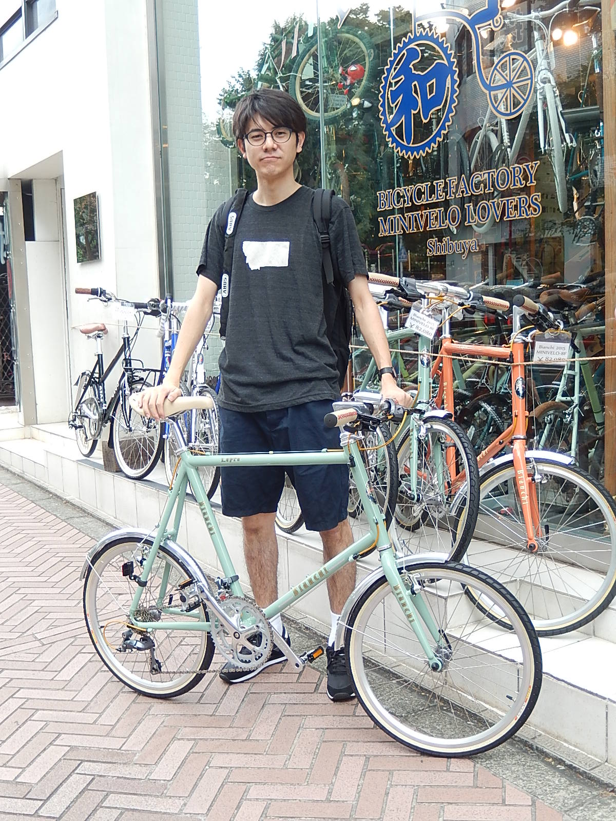 8月24日 渋谷 原宿 の自転車屋 FLAME bike前です_e0188759_18455987.jpg