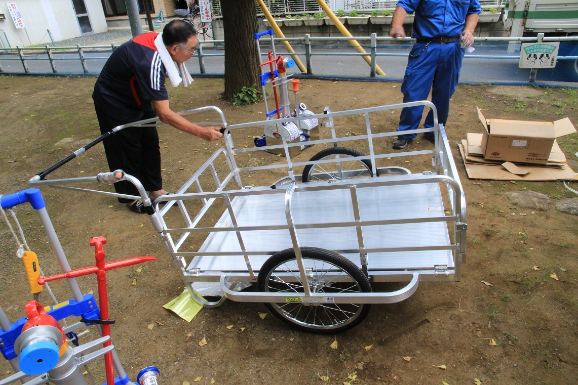 折りたたみ式リヤカー　～福岡中央一丁目町内会～_a0107574_15571406.jpg