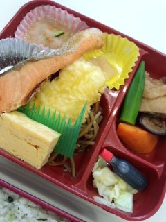 玉子屋の日替りオフィス弁当_f0112873_23472656.jpg