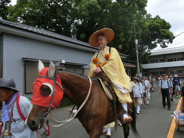 東泉院・日吉浅間神社で富士山峰入り修行の様子を県が撮影_f0141310_821523.jpg