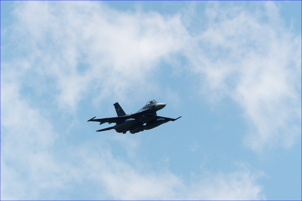 2015総火演前日予行(その1)~特別出演のF-2・驚愕のローパス_d0137627_0492486.jpg
