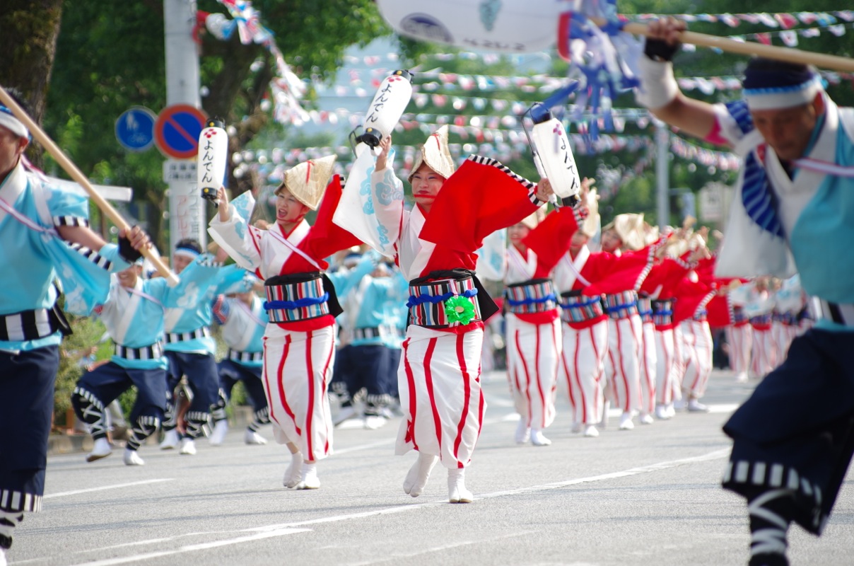 高知よさこい２０１５本番二日目その３１（よんでん）_a0009554_2259536.jpg