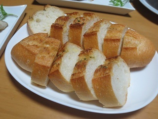 ８月２７日の晩ご飯・・ロミオのパン_f0248616_16231280.jpg