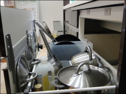 お鍋とフライパン収納の見直しdeお料理をラクチンに。_f0144724_16220516.jpg