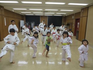 木曜空手 前田教室と手稲教室_c0118332_22465344.jpg