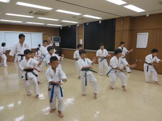 木曜空手 前田教室と手稲教室_c0118332_2247174.jpg