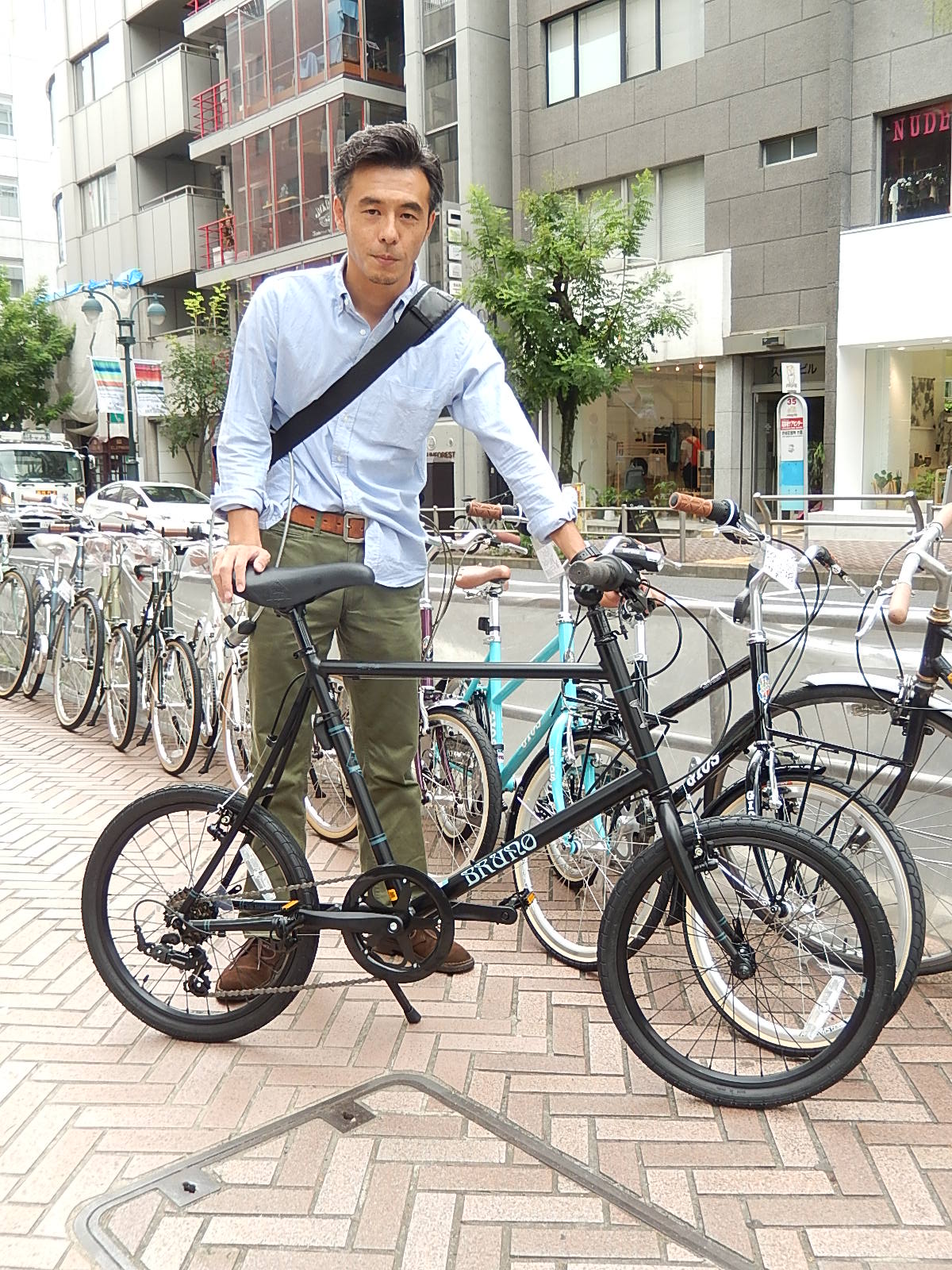 8月27日 渋谷 原宿 の自転車屋 FLAME bike前です_e0188759_17593197.jpg