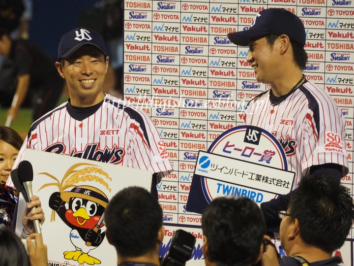 8/27神宮観戦、川端慎吾&田中浩康選手お立ち台フォト_e0222575_23908.jpg