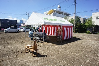 快晴の空の下での地鎮祭　　　　　ｂｙ営業部：篠田_f0190020_07395637.jpg