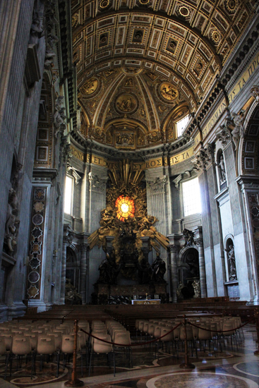 サンピエトロ大聖堂 大天蓋と玉座の祭壇 : 真夜中の落書き