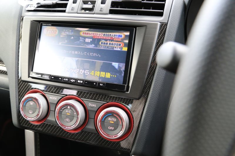 最新の「WRX STI」を抱くように走る_f0076731_10521549.jpg