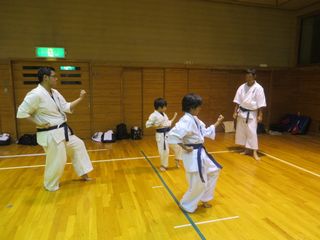 土曜日空手は宮の沢教室と麻生道場_c0118332_22515089.jpg