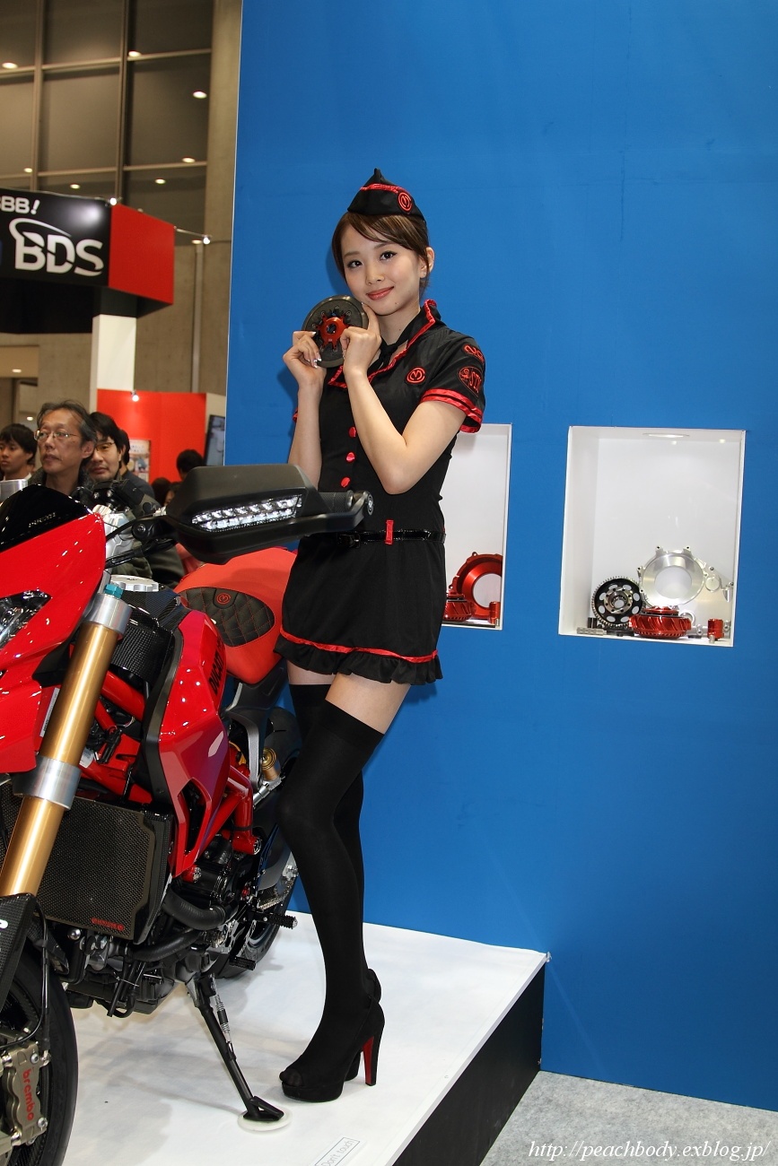 杉下みゆ さん（MOTO CORSE ブース）_c0215885_21204623.jpg