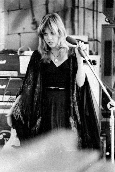 変な時間に起きた!& Stevie Nicks_c0023278_4345427.png