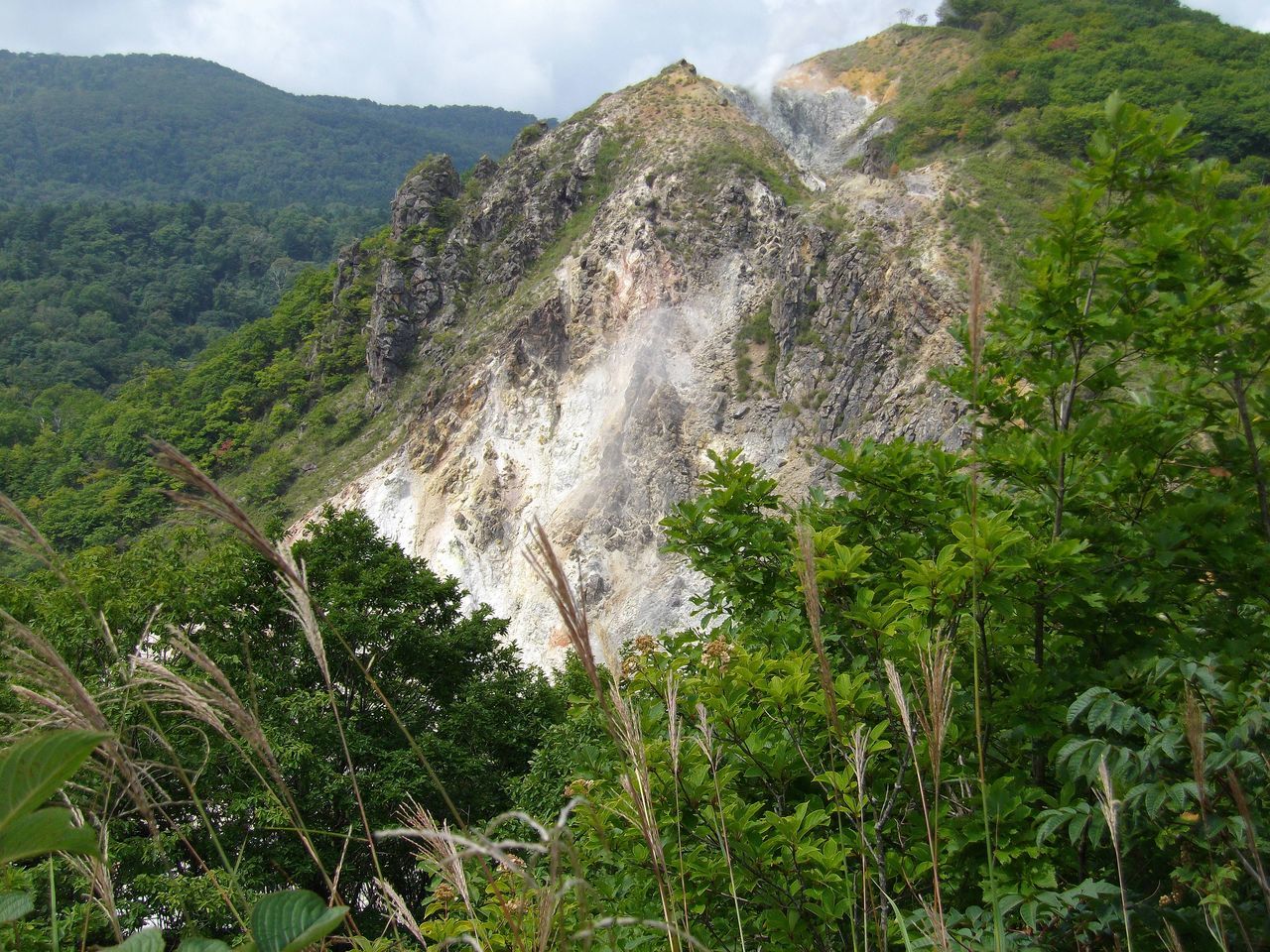 ヒグマとアイヌと火山の島_c0025115_21112348.jpg