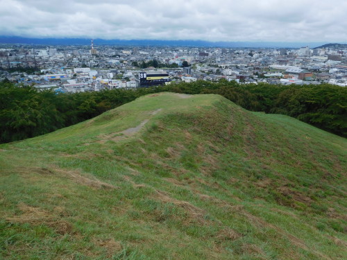 松本 筑摩神社、若宮八幡社、弘法山古墳、松本市立考古学博物館、牛伏寺、牛伏川階段工、馬場家住宅、半地下工場跡、おまけ : 釈迦堂遺跡博物館_e0345320_00114539.jpg