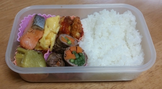 肉巻きのお弁当。_a0061973_07305440.jpg