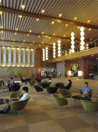 ホテルオークラの茶室:聴松庵_c0195909_1123135.jpg