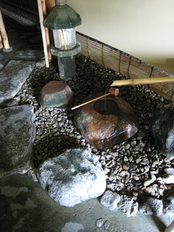 ホテルオークラの茶室:聴松庵_c0195909_1126715.jpg