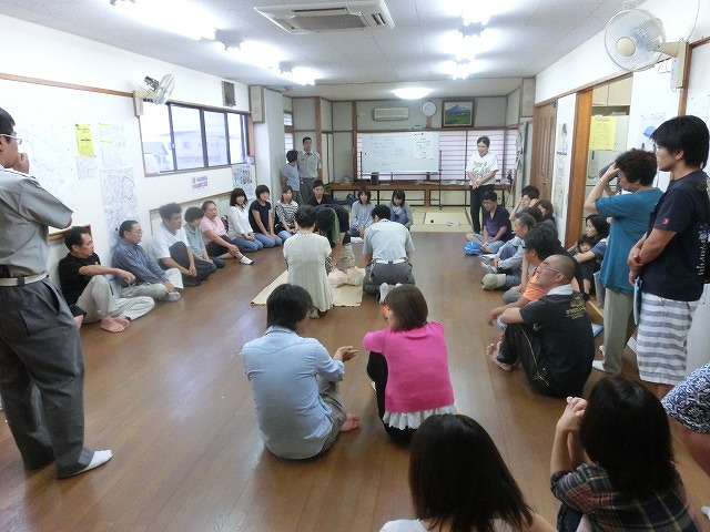 雨の中、公会堂で行った駿河台三丁目の防災訓練(後半の部)_f0141310_6562386.jpg