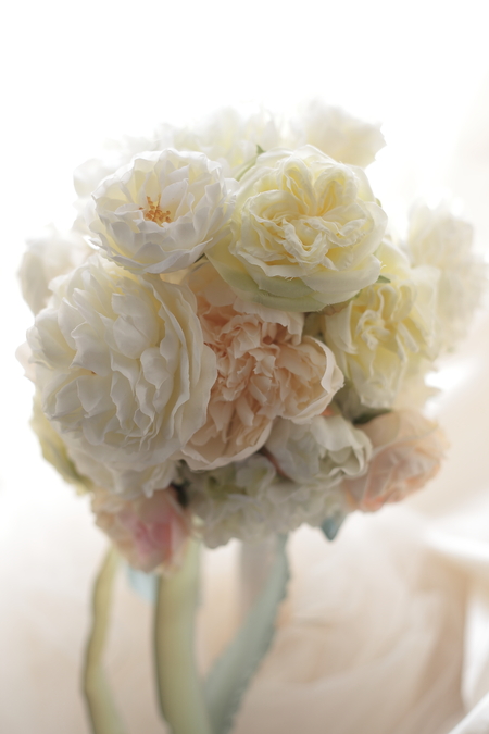 はじめてでも簡単 造花の白バラブーケ ブートニア ヘッドドレスの作り方 東京堂ウェディング展示 一会 ウエディングの花