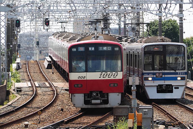 京成電鉄線を走る京急電車_a0195032_22200541.jpg