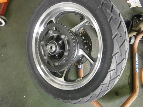 ゼファー1100 軽量6Jホイールに変換・・・ : 道草道中