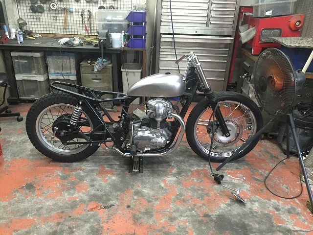 W650カスタム タンク製作中_a0164918_21484876.jpg