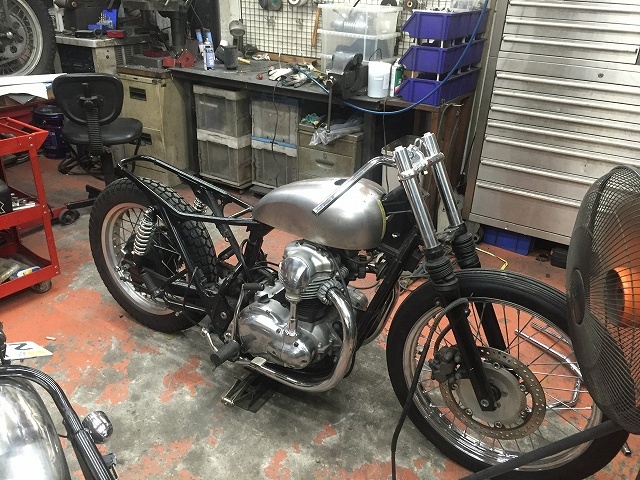W650カスタム タンク製作中_a0164918_21485183.jpg