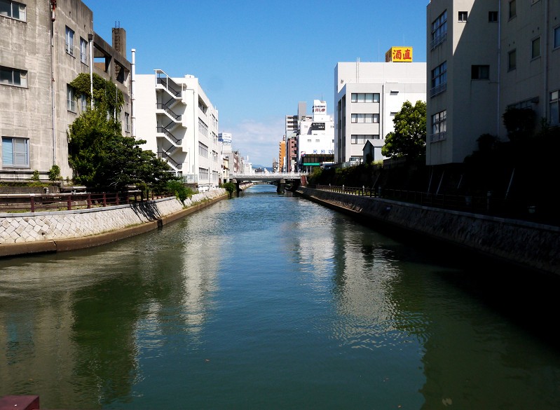 　　川のある風景_b0093754_1750826.jpg