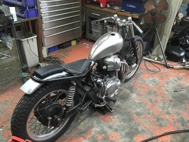 W650　カスタム　シートどないしよ_a0164918_20490671.jpg