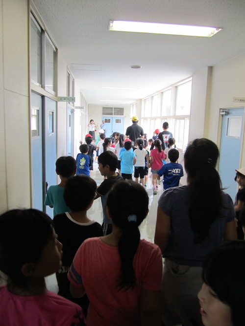 おとどけアート　星置東小学校×永田壮一郎　「音楽室を出る」_a0062127_347567.jpg
