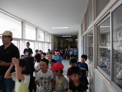 おとどけアート　星置東小学校×永田壮一郎　「音楽室を出る」_a0062127_348141.jpg